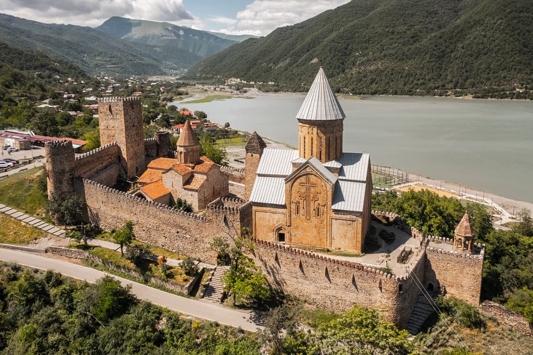 Ananuri, Gudauri & Kazbegi - Greater Caucasus tour media 1