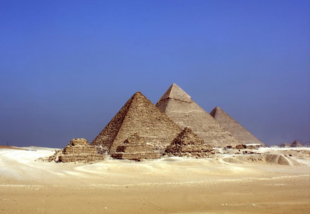 https://lykke-public-assets.s3.amazonaws.com/media/images/destination/1/egypt-card-11.webp