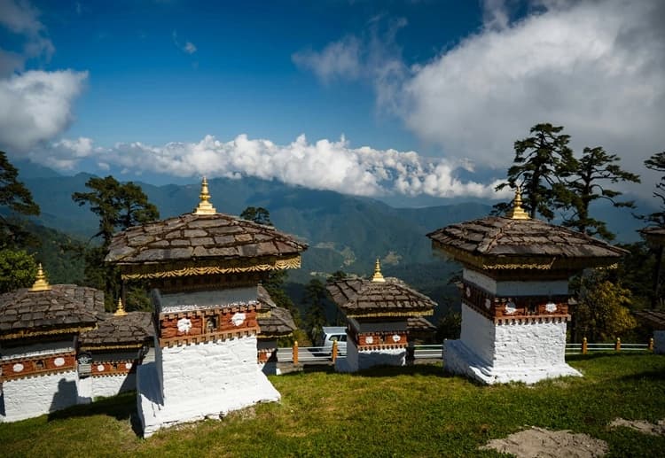 https://lykke-public-assets.s3.amazonaws.com/media/images/destination/28/bhutan-card-10.webp